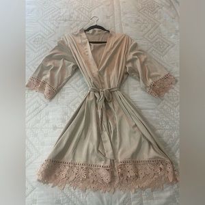 *New* Champagne Silky Robe (Bridal/Bridesmaid/Lingerie)